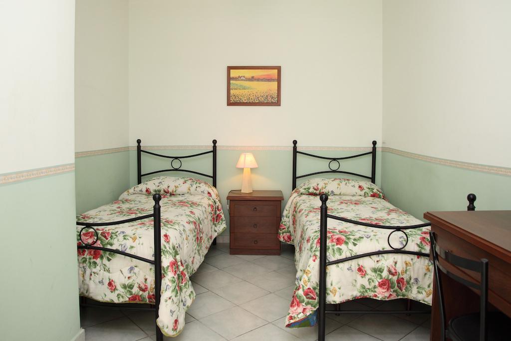Bed And Breakfast Gigi Furci Siculo Exterior foto