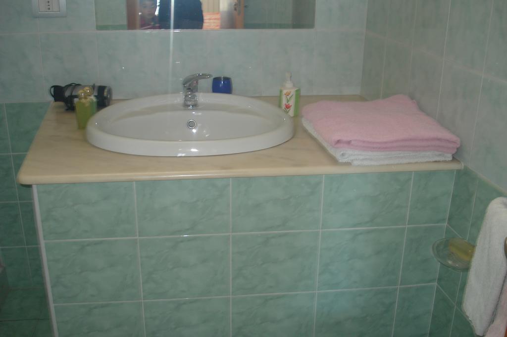 Bed And Breakfast Gigi Furci Siculo Zimmer foto